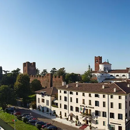 Torre فندق كاستيلفرانكو فينيتو