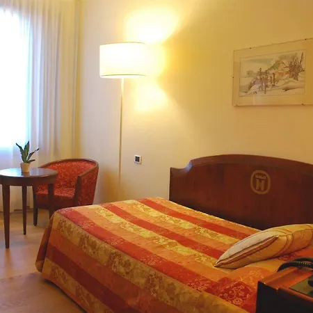 Torre فندق كاستيلفرانكو فينيتو