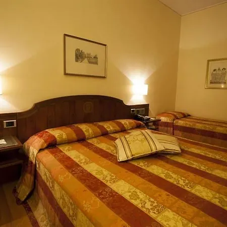 فندق Torre كاستيلفرانكو فينيتو